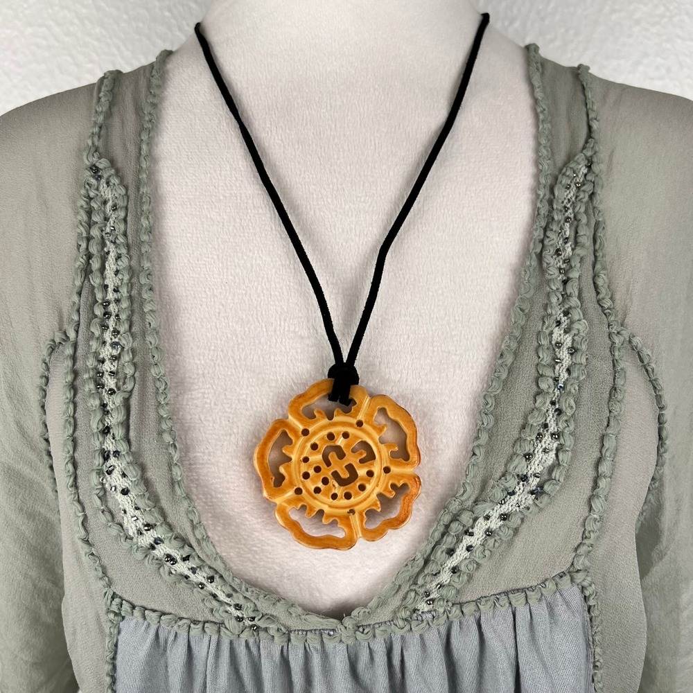 ☘️5/$25 Boho Whimsigoth Earthy Carved Resin Floral Pendant Necklace Enameled